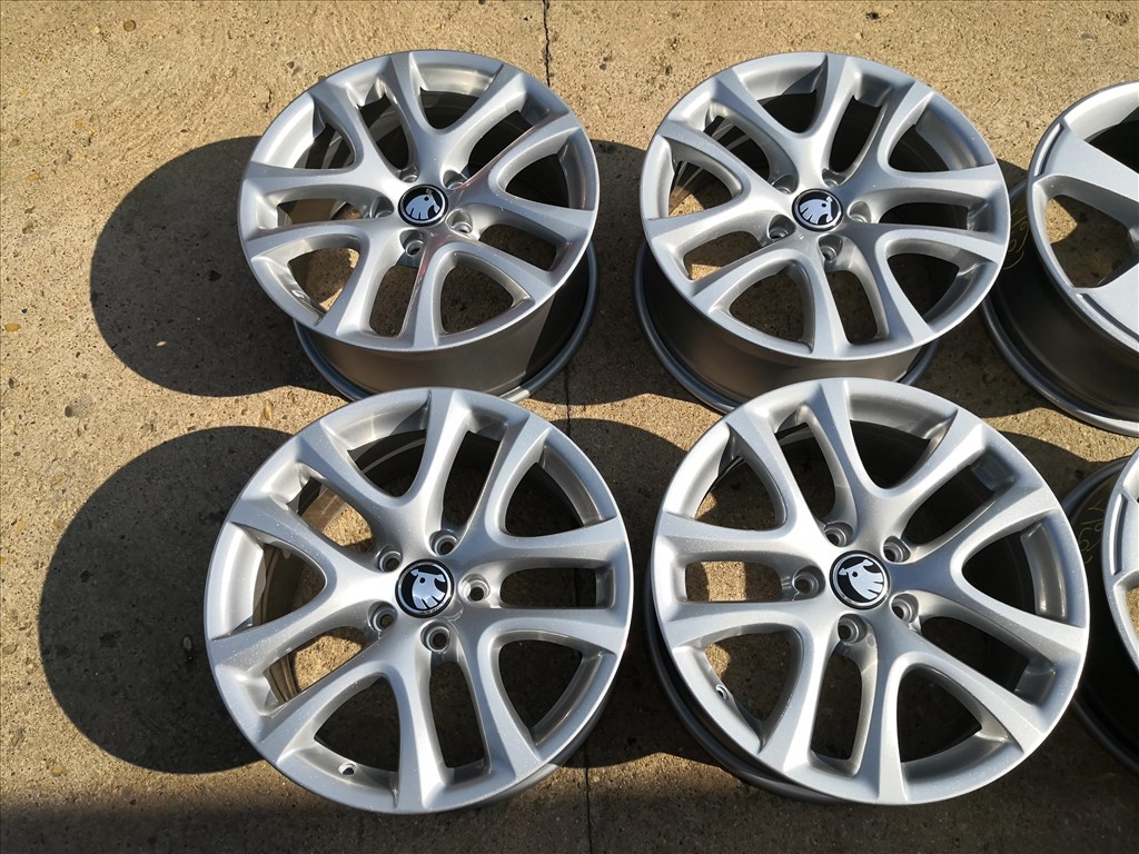 5x112 17 Skoda színterezett alufelni 155000ft a 4db/57/ 5. kép