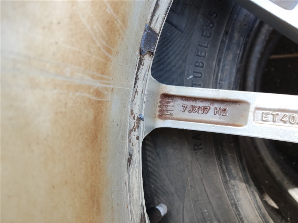 186677 Alfa Romeo 156, 147, Gt 17"-os alufelni (1db) a képen látható állapotban 60689800 2. kép