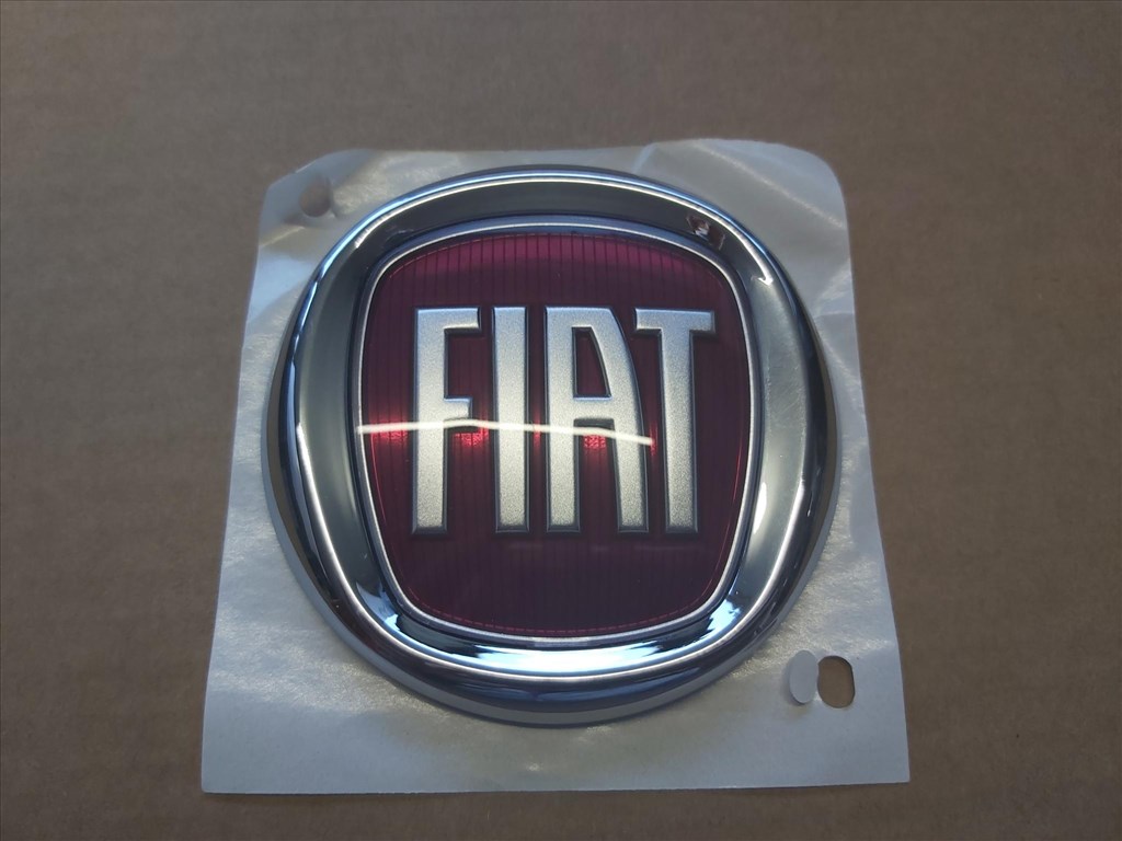 Fiat Freemont gyári új, hátsó embléma K68100272AA 1. kép