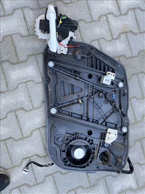 KIA XCEED BAL ELSŐ ABLAKEMELŐ ,PANEL ,AJTÓZÁR ELADÓ !