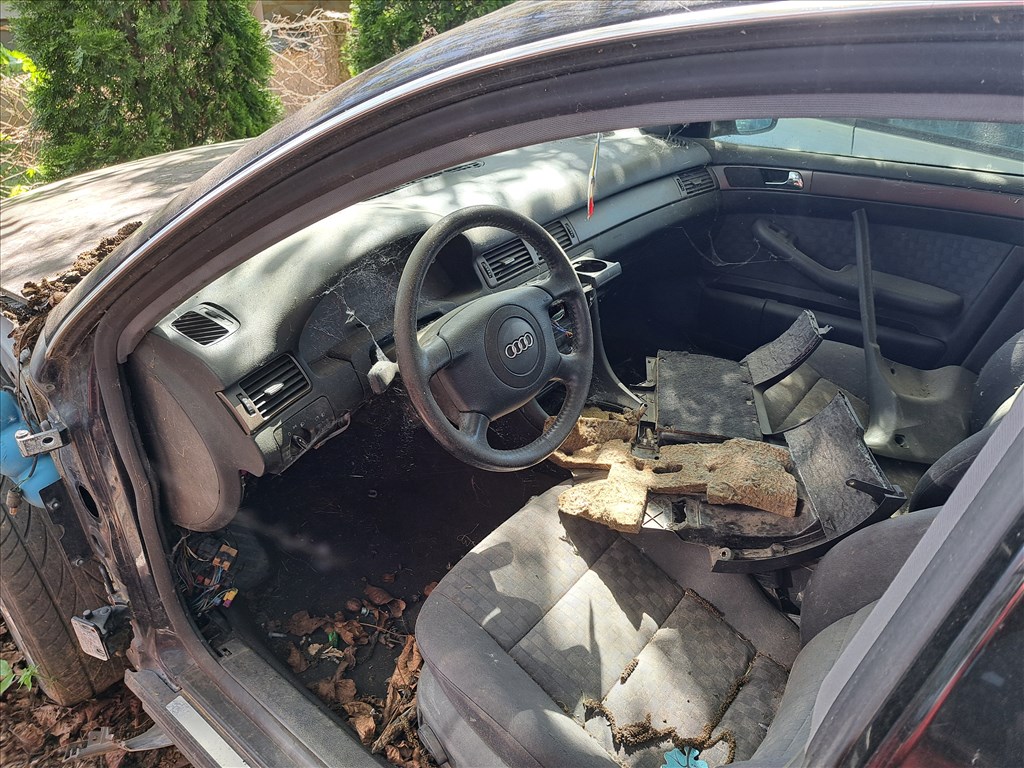 Audi A6 (C5 - 4B) (C5 - 4B) bontott alkatrészei 3. kép