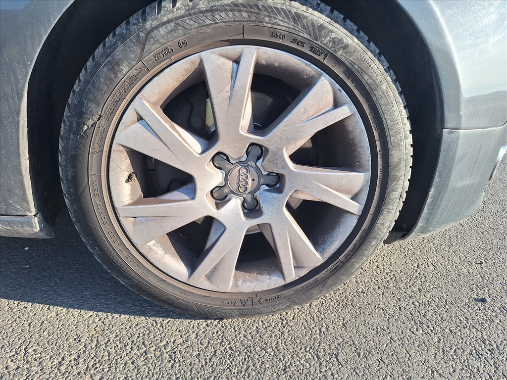  5x112 lyukosztású audi 17" használt (gyári felni) alufelni, 225/50 használt Goodyear téli gumi 2. kép