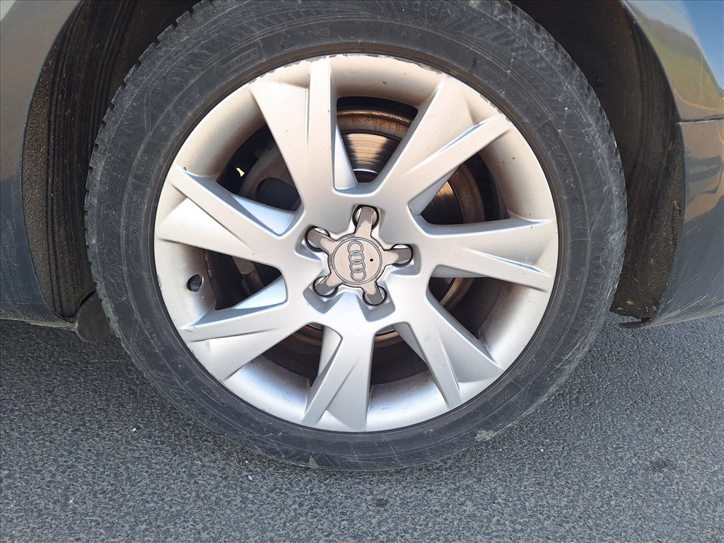  5x112 lyukosztású audi 17" használt (gyári felni) alufelni, 225/50 használt Goodyear téli gumi 4. kép