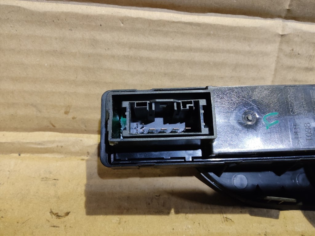 Fiat Tipo 2015-  jobb hátsó ablakemelő kapcsoló 735664631 3. kép