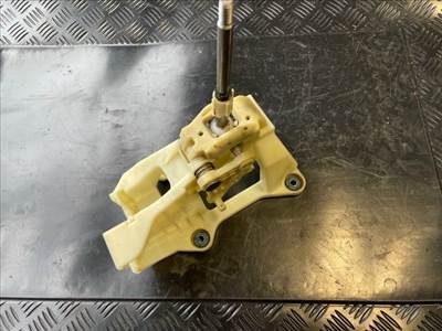 Hyundai i40 1.7 CRDi váltókulissza 