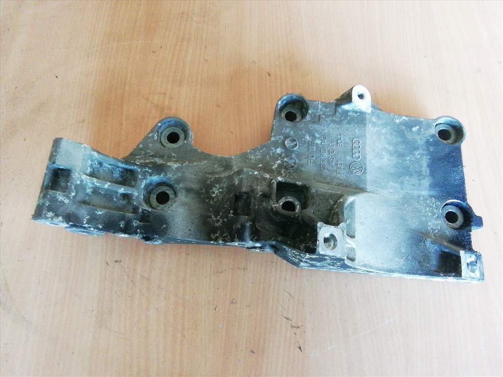 Volkswagen Touran 2005-2008 1,9 8v Diesel klíma kompresszor tartó alubak 03G903143A 1. kép