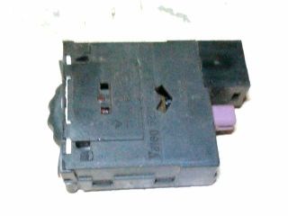 Renault Mégane I Fényszórómagasság Állító Kapcsoló *47015* renault-7700841235 2. kép