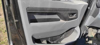 Toyota Proace II Bal első ajtó kárpit.