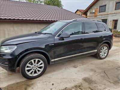 Volkswagen Touareg II bontott alkatrészei