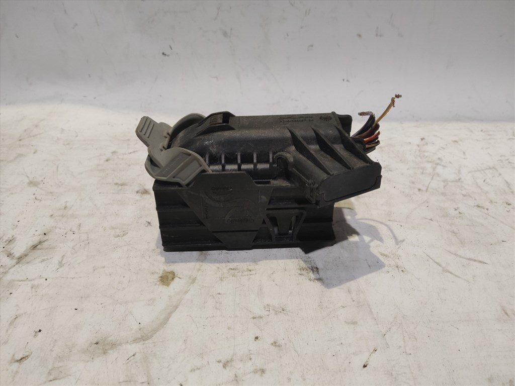 183203 Fiat Grande Punto  2005-2009 Elektromos csatlakozó, külső Biztosítéktábla 51737884 2. kép