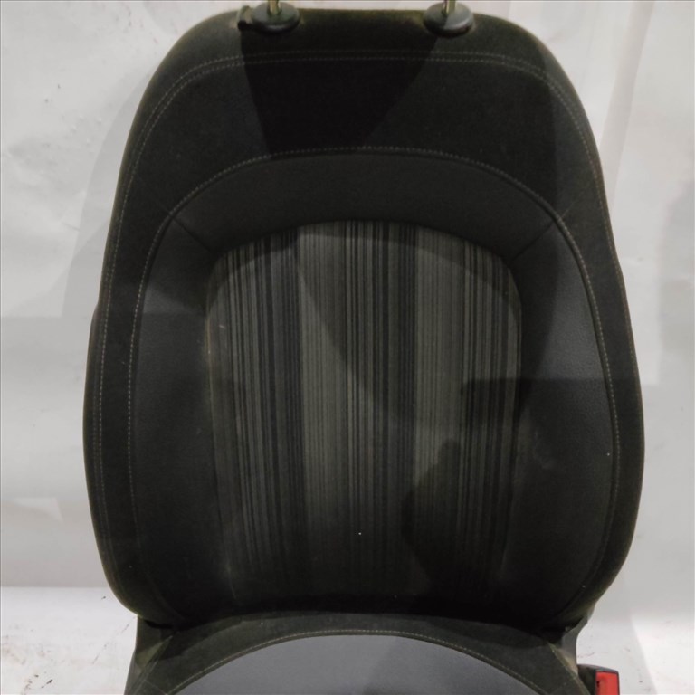 166431 Fiat Grande Punto  5 ajtós jobb első félbőr ülés, ülés alkatrészek 2. kép