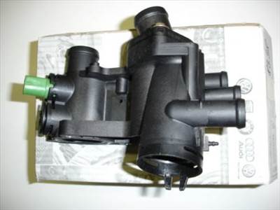 Skoda Octavia 1,6 75 LE termosztát komplett 032121111M
