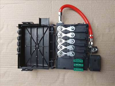 Skoda Octavia I biztosíték tábla az akkumulátorra fedéllel 1J0937617D_KPL