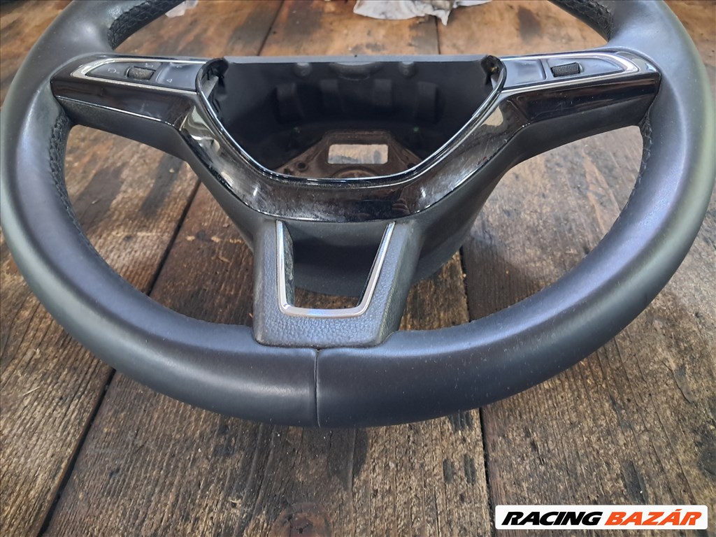 Skoda Octavia III multikormány  3. kép