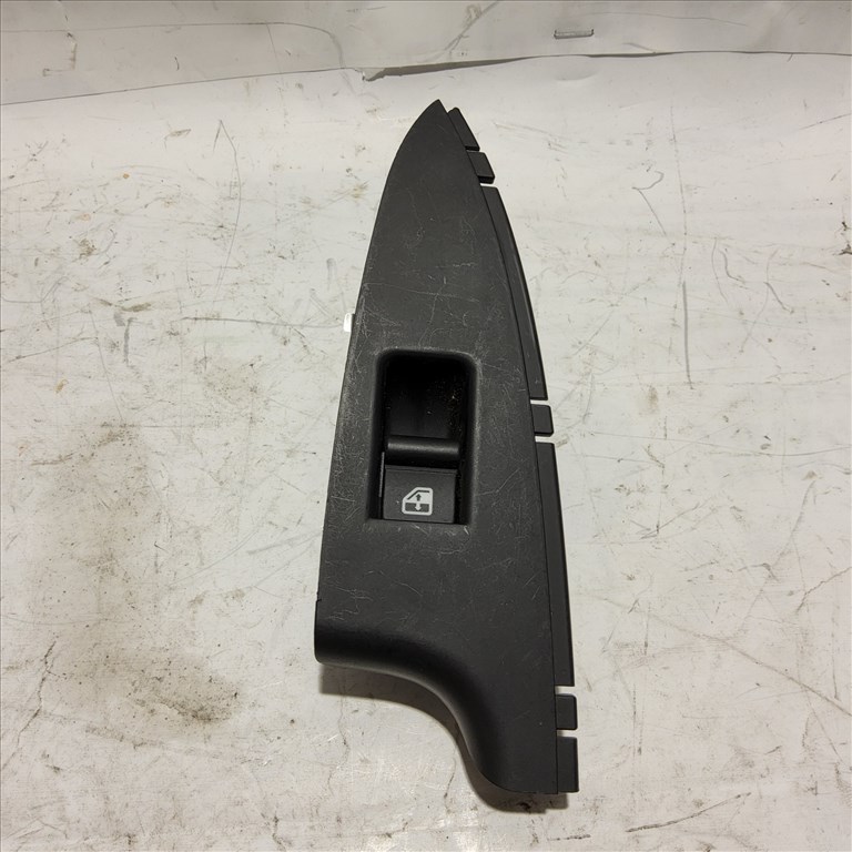 Alfa Romeo Giulietta 2010-2020 bal hátsó ablakemelő kapcsoló 156150331 1. kép