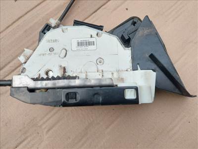 Skoda Yeti-Octavia III-Rapid VW Passat B8 ajtózárszerkezet bal hátsó 5E0839015