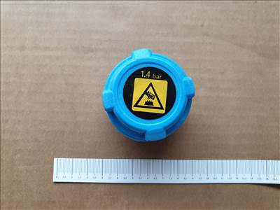 Alfa Romeo, Fiat, Lancia utángyártott új kiegyenlítő tartály sapka  46742378