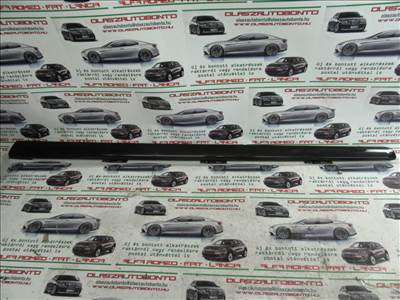 Fiat 500 735426211 számú, fekete színű, bal oldali ajtó díszcsík