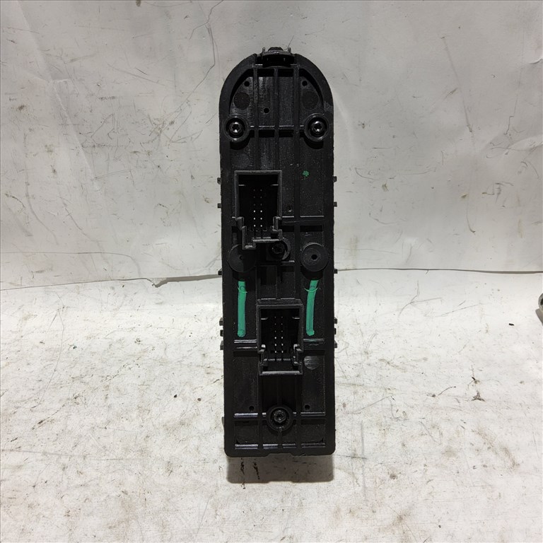 Alfa Romeo Giulietta bal első ablakemelő kapcsoló 4 elektromos ablak 156106168 3. kép