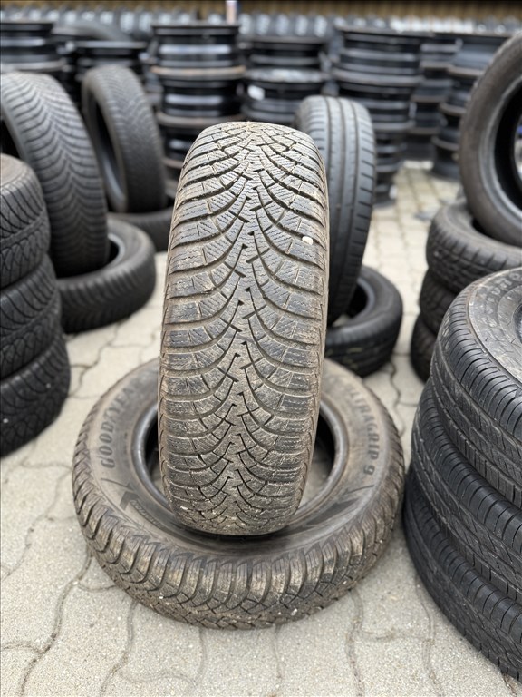 195/65 R15 Goddyear Ultragrip9 91T l DOT4118 l 7mm l 2db 1. kép