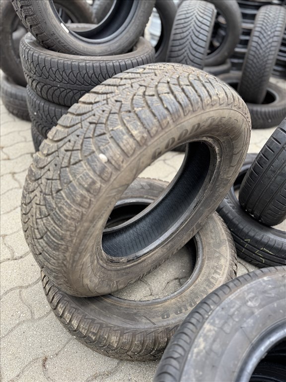 195/65 R15 Goddyear Ultragrip9 91T l DOT4118 l 7mm l 2db 2. kép
