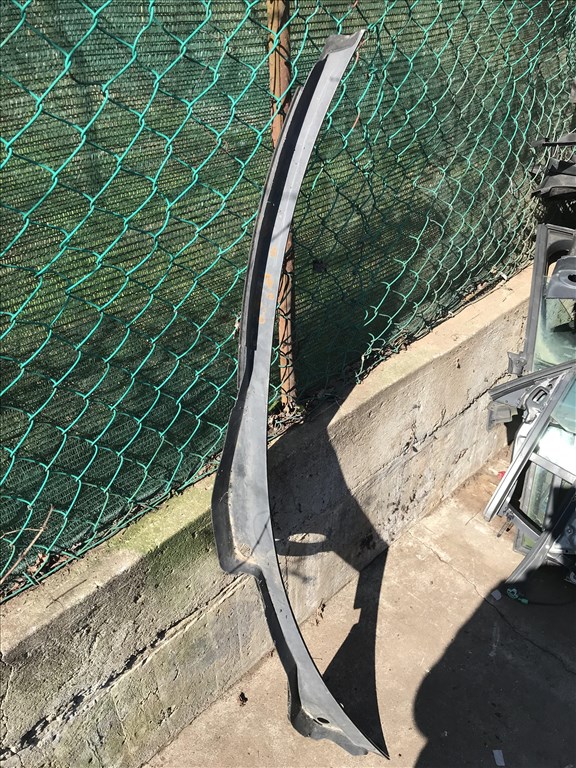 Audi A4 (B8 - 8K) levél fogó rács / levélrács 8k1819403 1. kép