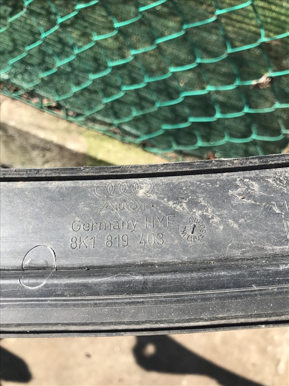 Audi A4 (B8 - 8K) levél fogó rács / levélrács 8k1819403 2. kép