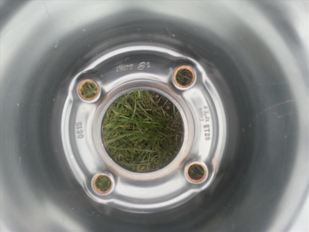  4x108 gyári Citroen/Peugeot lemezfelni, rajta 215/55R16 Maxxis nyári gumi  2. kép