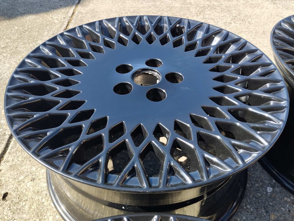 Hyundai Genesis g80 gyári alufelni, 5x114.3, 67.1, 8.5 x 19 - 9.5 x 19 1. kép