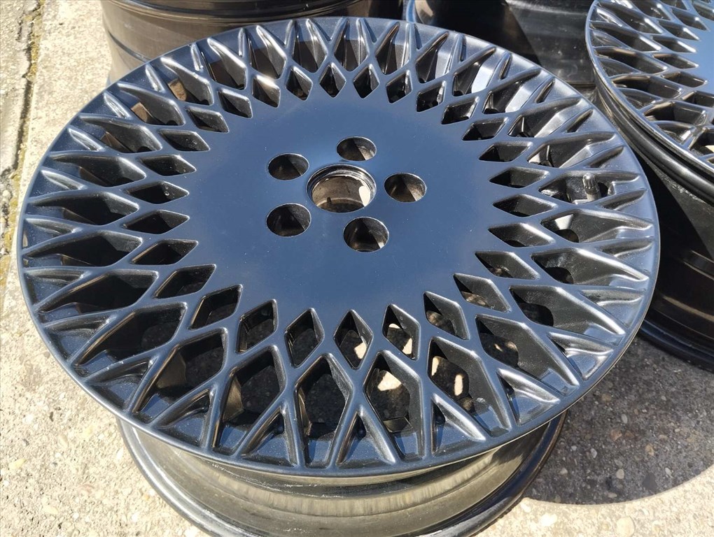 Hyundai Genesis g80 gyári alufelni, 5x114.3, 67.1, 8.5 x 19 - 9.5 x 19 4. kép