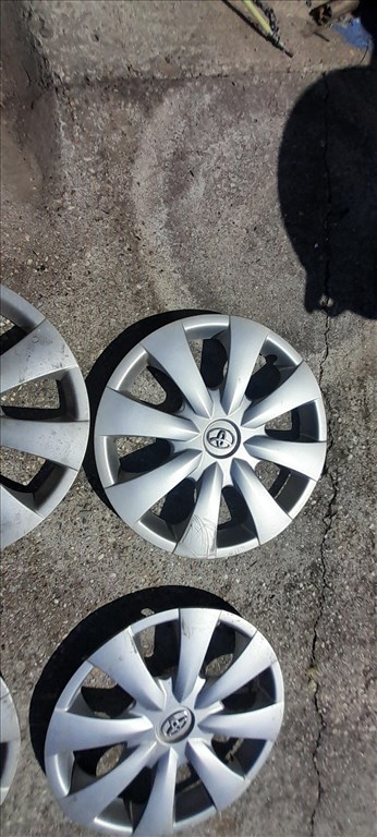 Toyota gyári 16" dísztárcsa 5. kép