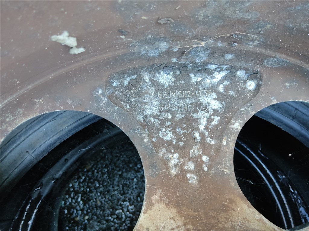 185088 Alfa Romeo 147, 156, Gt 16"-os alufelni (1db) a képen látható állapotban 60658218 2. kép