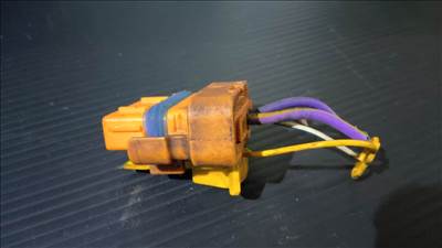 86074 Fiat Punto II. 1999-2003 1,2 benzin üzemanyagszivattyú elektromos csatlakozó 46845789