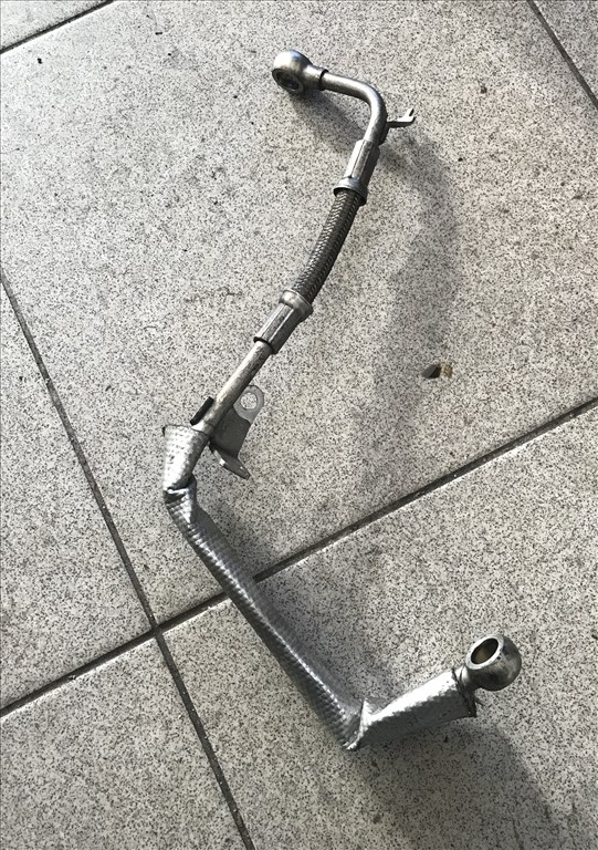 VW csoport GOLF V 2,0 TFSI turbó vízcső 1. kép