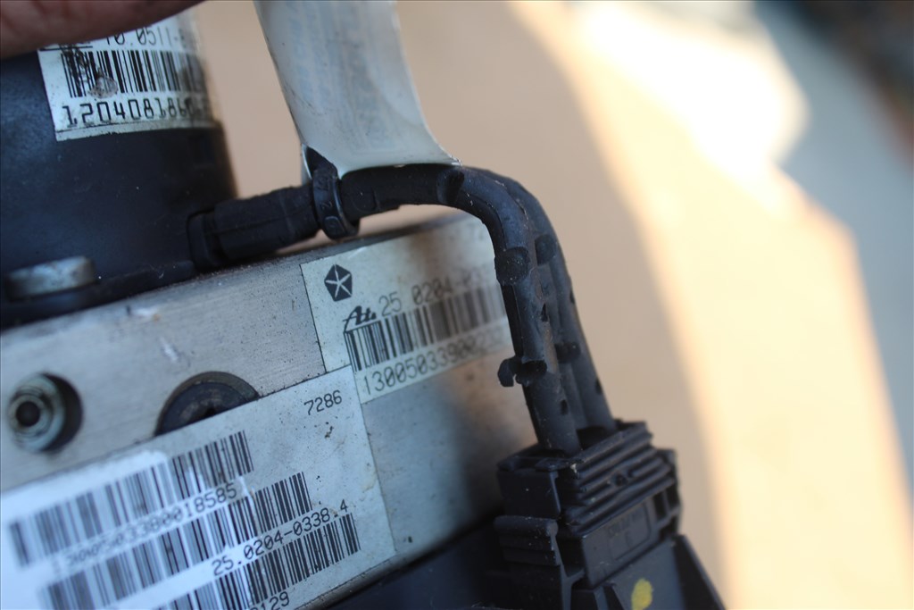 Chrysler Voyager 1996-2001 2.5TD ABS kocka (42) 25020403393 3. kép