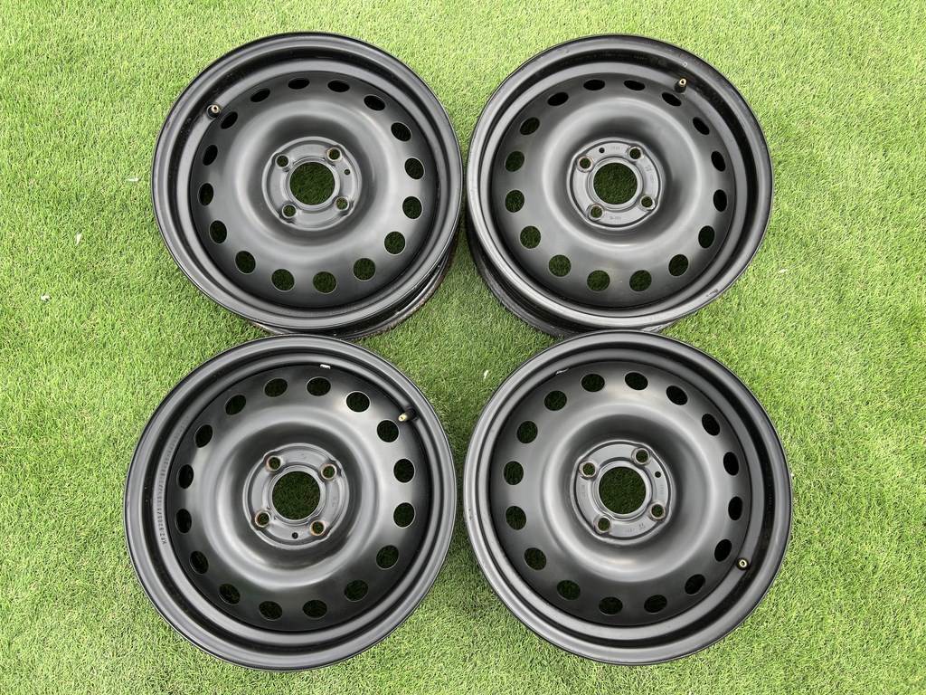 4x100 15" Renault gyári lemezfelni 5,5Jx15h2 ET50 1. kép