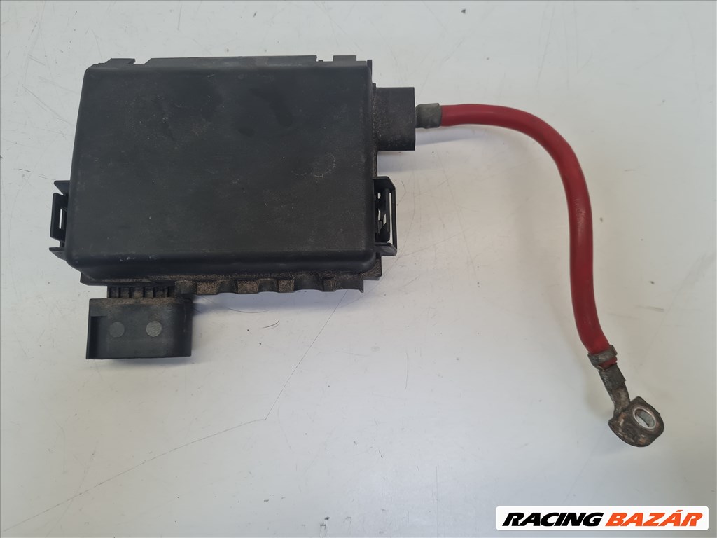 Volkswagen Golf IV biztosítéktábla motortér (19894) 1j0937550aa 1. kép