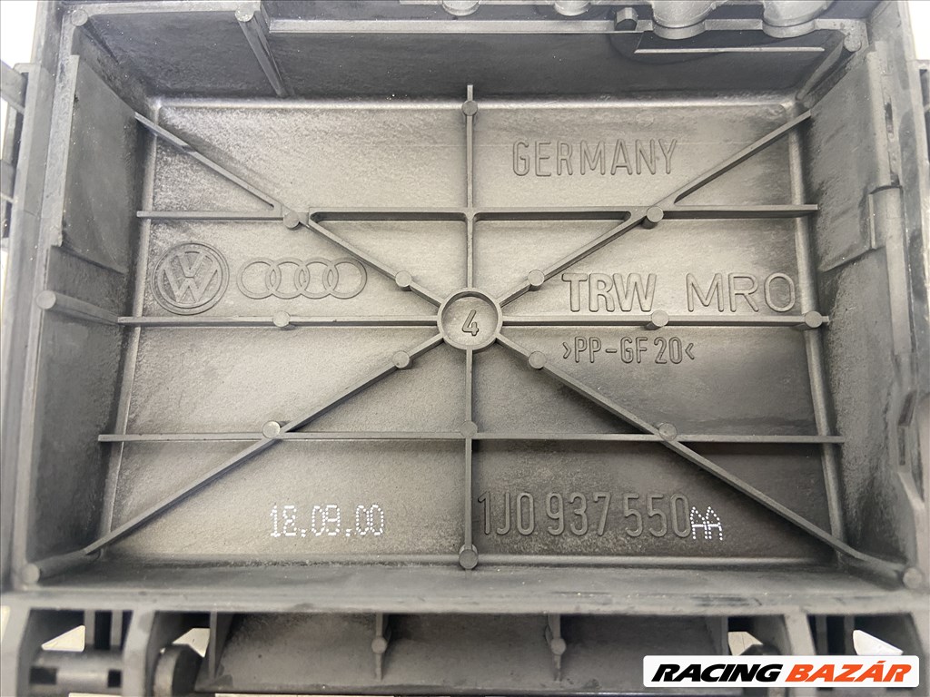 Volkswagen Golf IV biztosítéktábla motortér (19894) 1j0937550aa 10. kép