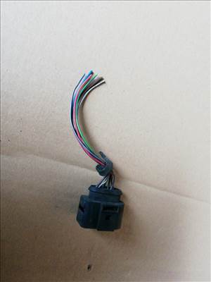 143775 Audi A4 B6 kabrio 2002-2006 Hátsó lámpa Elektromos csatlakozó  157673