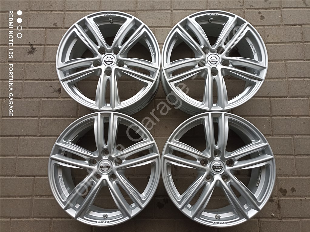 5x114,3 17" Nissan használt alufelni garnitúra +TPMS (117) 1. kép