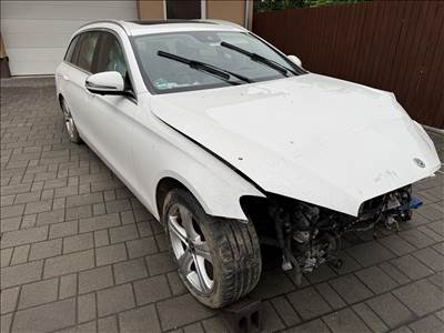 Mercedes E 350 (W213) bontott alkatrészei