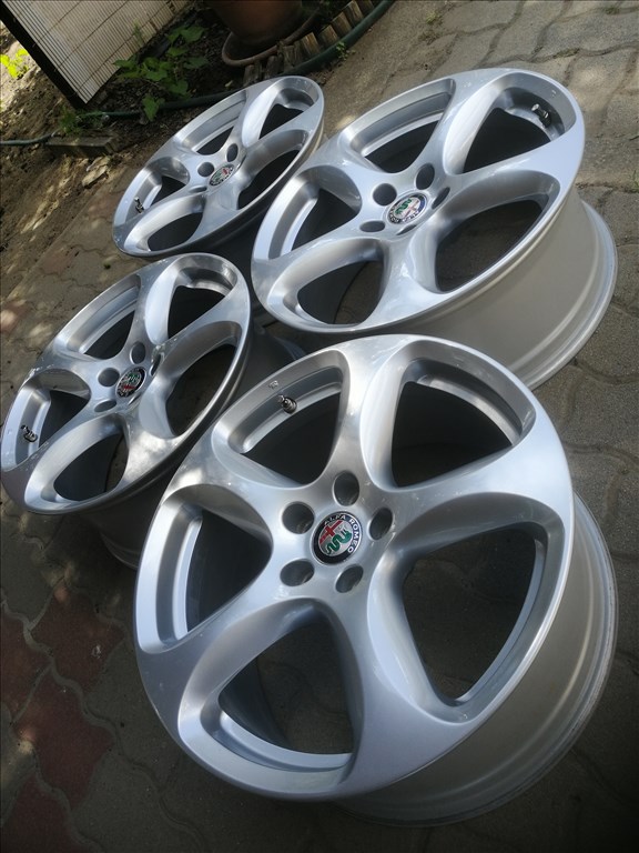  5x110 Alfa Romeo Stelvio, Giulietta, 159, Brera gyári 18" alufelni 2. kép