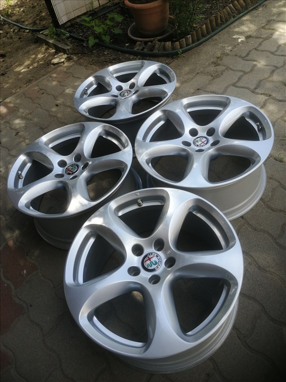  5x110 Alfa Romeo Stelvio, Giulietta, 159, Brera gyári 18" alufelni 3. kép