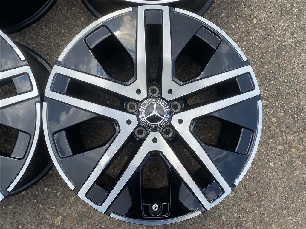 4db gyári 18" Mercedes-Benz GLA - GLB alufelni. (3886) 2. kép