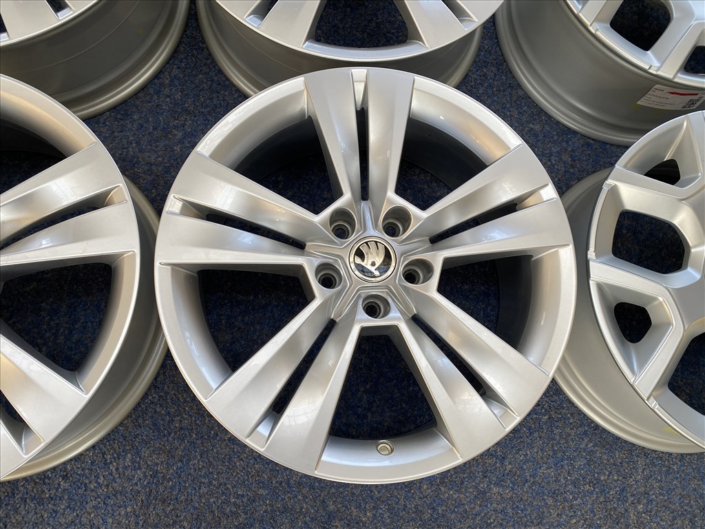 Skoda 18 gyári alufelni felni, 5x112, Kodiaq Octavia (3554) 4. kép