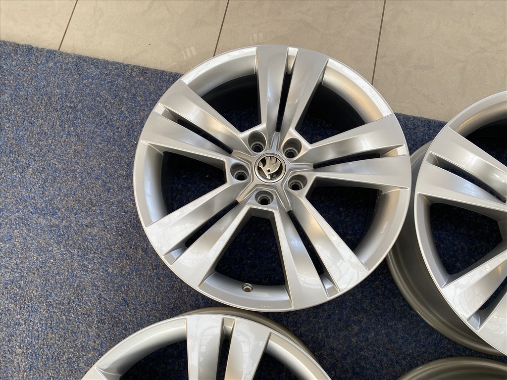 Skoda 18 gyári alufelni felni, 5x112, Kodiaq Octavia (3554) 7. kép