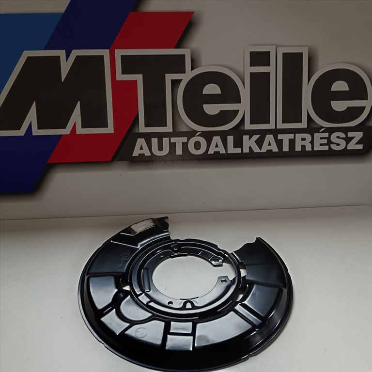(GYÁRI ÚJ) BMW Bal oldali védőlemez 1' E81 / E82 / E87+LCI / E88 / F20+LCI / F21+LCI / 2' F22+LCI / F23+LCI / 3' E90+LCI / E91 LCI / E92+LCI / E93+LCI /F30+LCI / F31/F32/ F36  1. kép