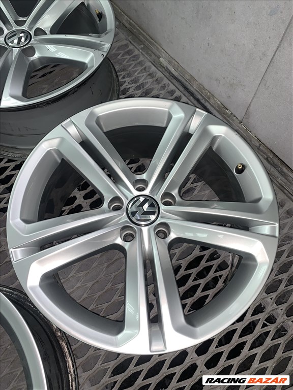  5x112 lyukosztású 8J 18" használt Mallory volkswagen (gyári felni) alufelni 3. kép