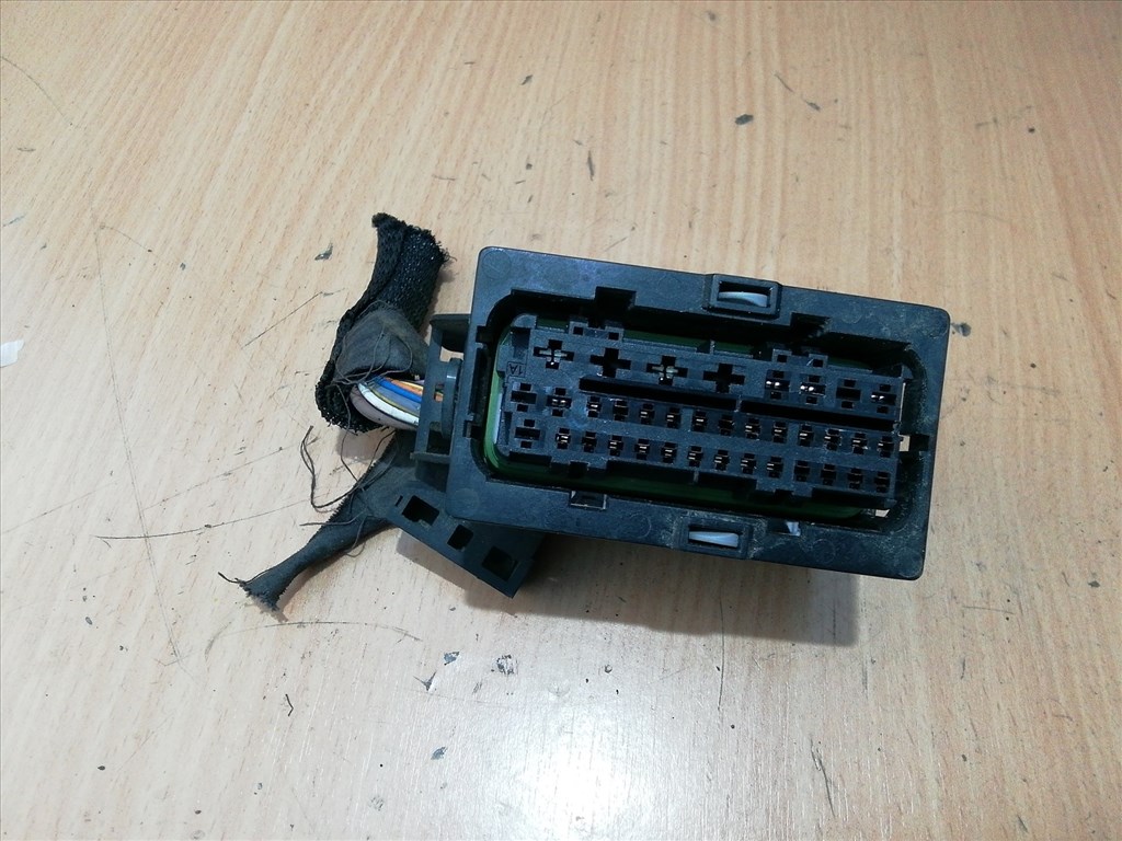 91270 Fiat Grande Punto külső biztosíték tábla elektromos csatlakozó 51775622 2. kép