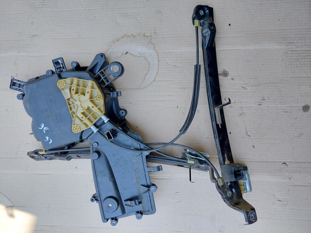 Seat Leon ablakemelő szerkezet jobb első 1P0837462A 1. kép